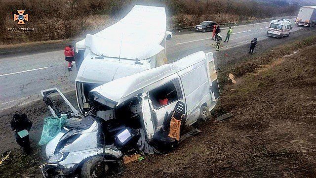 Новые детали жуткого ДТП в Закарпатье: погибли четверо человек