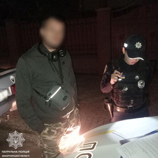 В Ужгороде неудачника с наркопосылкой поймали сразу около почты