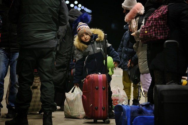 За сутки из Закарпатья в Словакию переехали 12690 беженцев