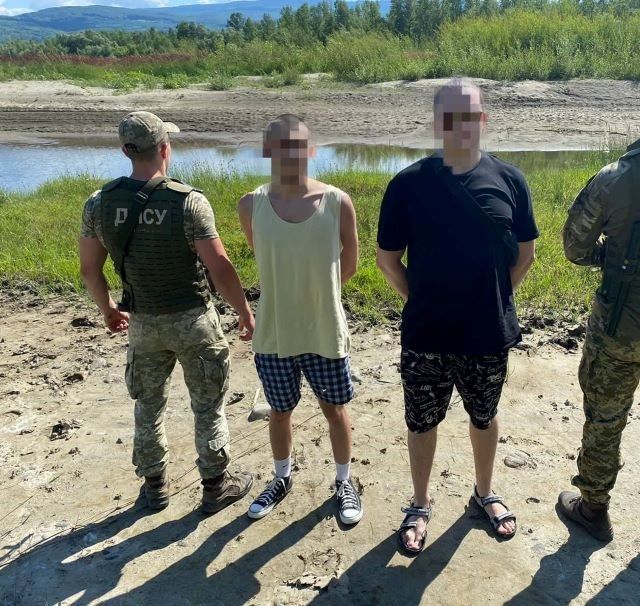 В Закарпатье на границе обломали планы "тургруппам" беглецов-дезертиров