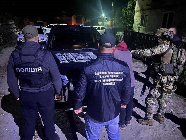 $3500 до Румынии: В Закарпатье сорвали транспортировку уклониста 