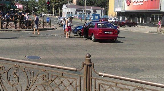 В Ужгороде возле "Белочки" столкнулись две иномарки