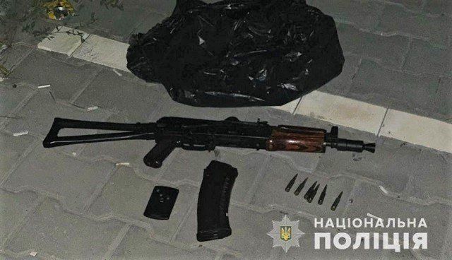 Спецназ со стрельбой "упаковал" чеченцев, устроивших дикий	разгул на свадьбе под Одессой