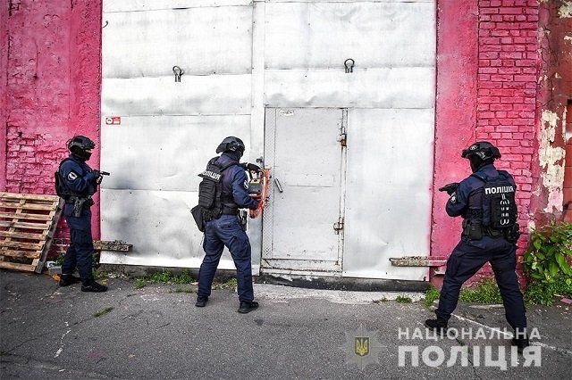  В Киеве накрыли международный канал наркотрафика - изъяли почти 400 кг героина