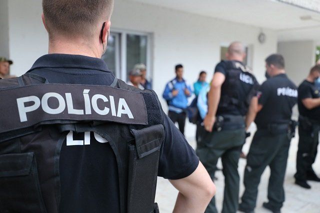 В Словакии полиция пресекла незаконное проживание 15 иностранцев по подделиным документам.