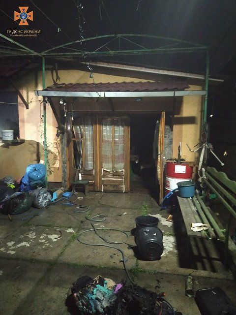 В Закарпатье из-за аккумулятора чуть не сгорел жилой дом 