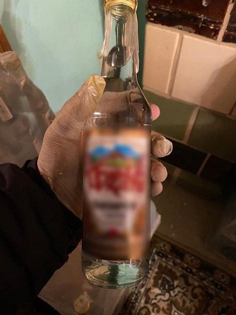 В Закарпатье накрыли точку сбыта фальсифицированного алкоголя.
