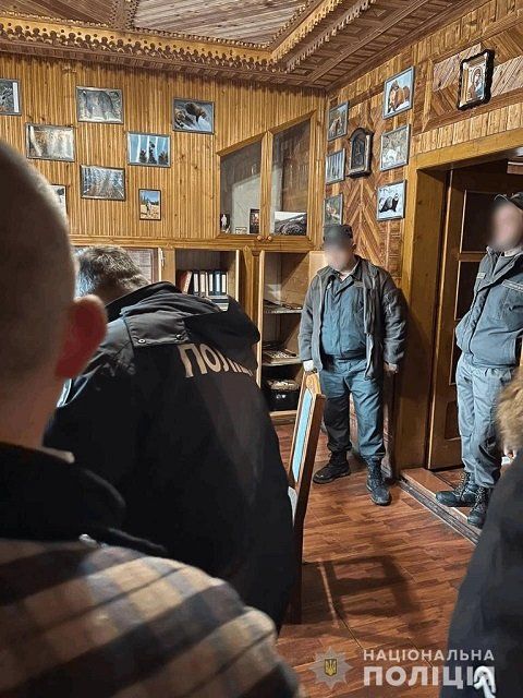 Война не помеха: В Закарпатье обнаружили тайные склады черных лесорубов 