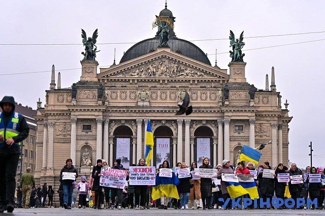  По всей Украине митингуют родственники мобилизованных