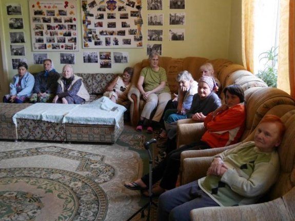 Накануне Международного дня пожилых людей в Ужгороде провели социальную акцию