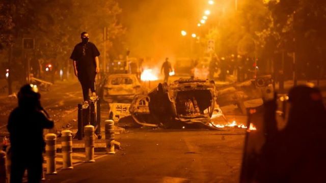 Погромы и хаос: 3 день протестов во Франции, задержано больше 600 человек