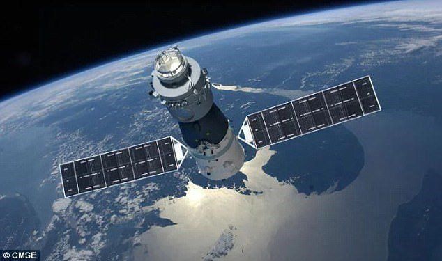 На Землю падает китайський спутник