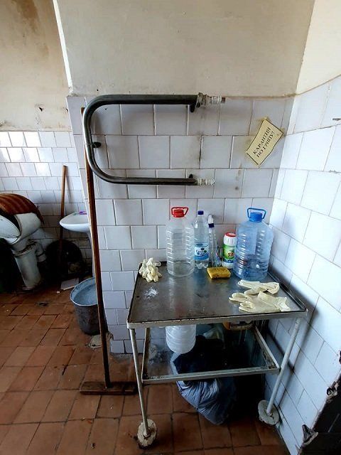 В сети обнародовали "санитарные" ужасы кардиологического отделения горбольницы в Ужгороде