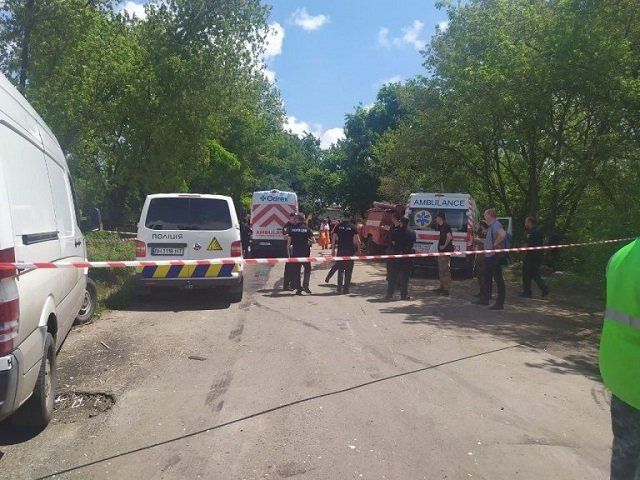 Самолет рухнул прямо на дорогу в Одессе: Есть погибшие 