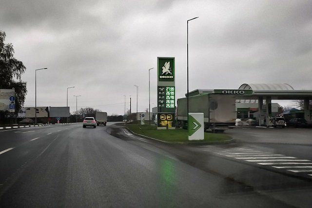В Закарпатье на КПП Ужгород уже привычно гигантская очередь и жуткие условия