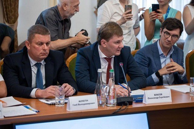 Президент Зеленский обвинил Александра Власова в том, что он не уволил руководителей таможен