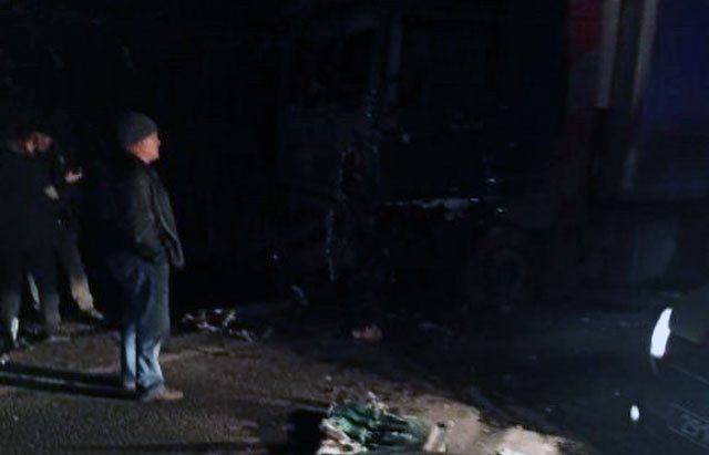 Жуткая авария в Закарпатье: Внедорожник влетел в грузовик, водитель погиб на месте