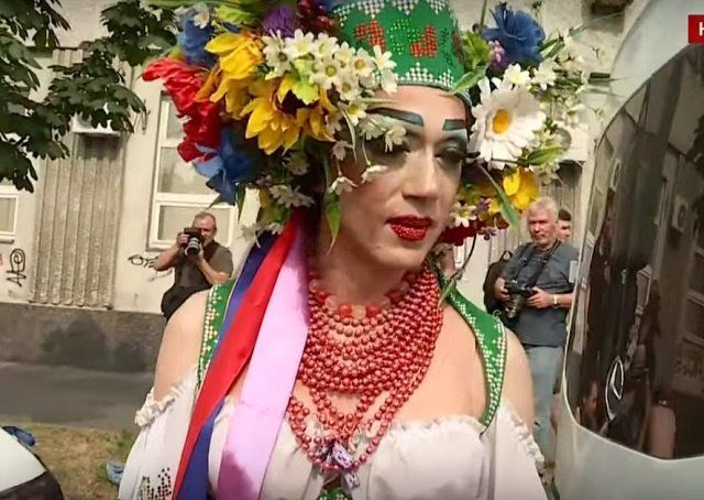 "Бунтуй, люби, права не отдавай": В Киеве прошел Марш равенства 