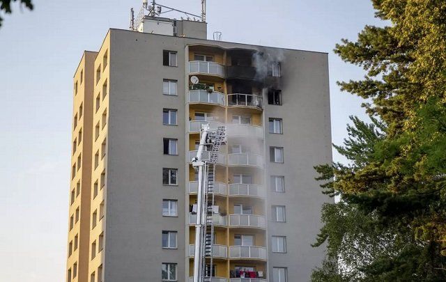 11 человек погибли и 13 получили ранения в результате страшного пожара в Чехии