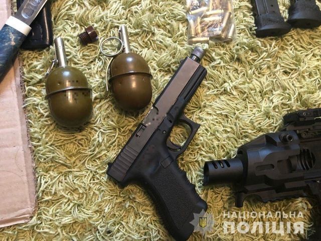 Жители Закарпатской и еще двух областей вывозили контрабандой оружие в страны ЕС 