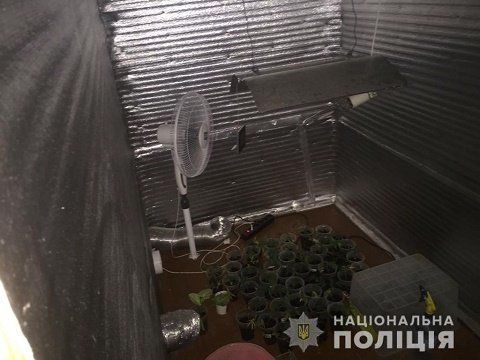 Закарпатские полицейские обнаружили нарколабораторию (ФОТО, ВИДЕО)