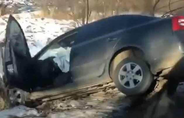 Авария в Закарпатье: Не разминулись микроавтобус VW и Skoda