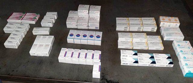 На границе в Закарпатье в тайниках иномарки нашли целую партию медикаментов