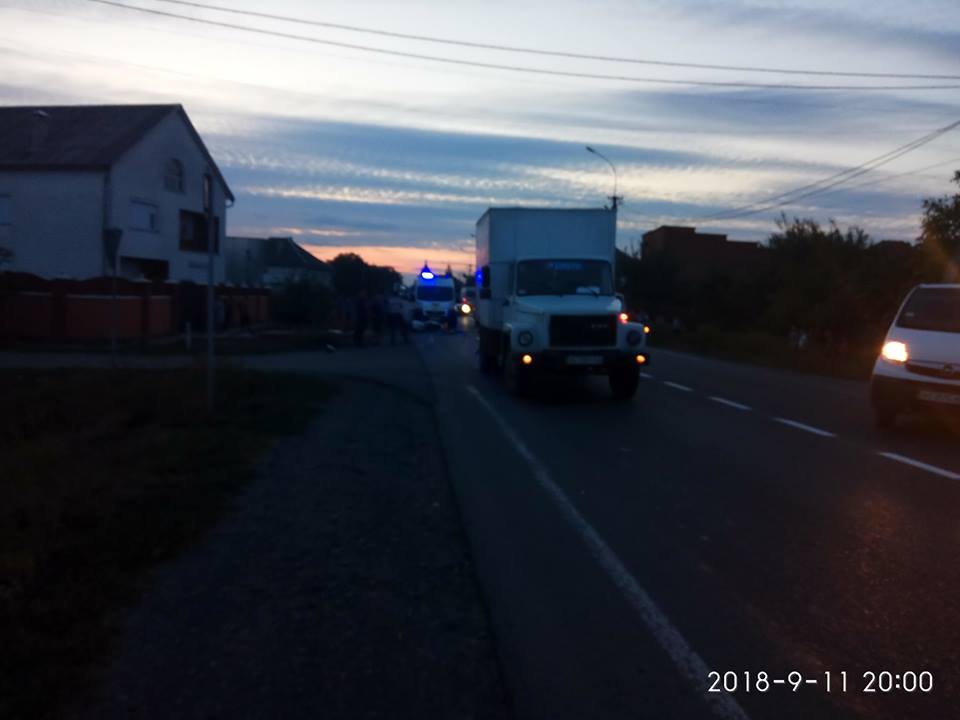Мотоцикліст на Закарпатті загинув миттєво, врізавшись у вантажівку
