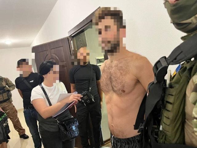 Тело в чемодане: Под Киевом мужчина убил и расчленил свою сожительницу