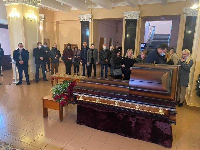В Чернигове прощаются с умершим народным депутатом Антоном Поляковым
