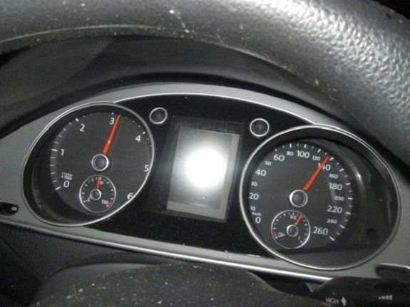 На скорости 130 км/ч "VW Passat" протаранил кольцо возле Мукачево