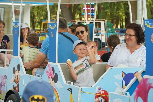 Бесплатные покатушки устроили детям в Боздошском парке в Ужгороде