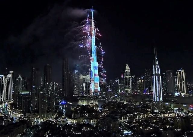 В новогоднюю ночь на самом большом LED-экране мира в Дубае показали лазерное шоу украинцев