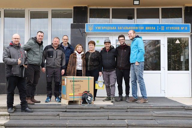 В Ужгород из Германии привезли генераторы для детей