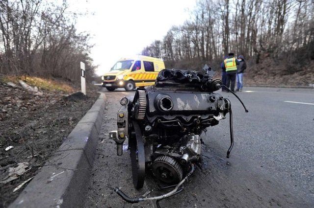 Смертельное ДТП в Венгрии: В автобус влетела легковушка - виновник ДТП погиб, 17 травмированных (ФОТО)