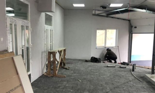 В Закарпатье прибыло подозреваемых в схеме хищения на строительстве COVID-больницы 