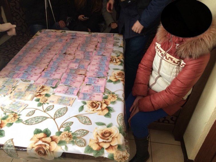 На Хмельнитчине женщина отдала сына попрошайничать за это получила 15 тыс. грн
