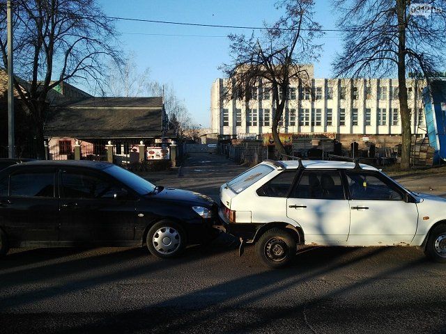 В Ужгороде произошло ДТП с участием 4-х автомобилей
