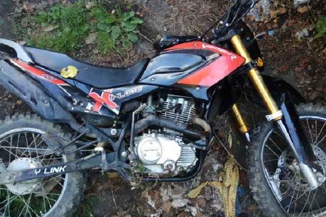 Полиция Закарпатья разыскивает водителя, который сбил мотоциклиста и скрылся
