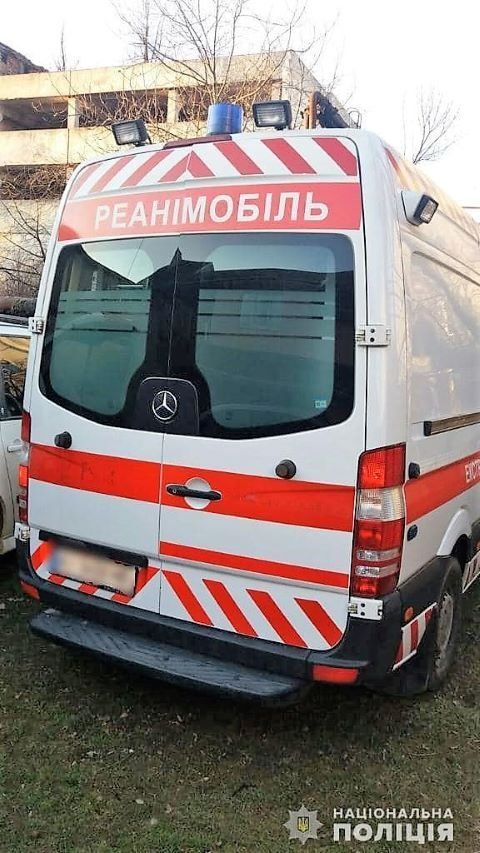 Два авто скорой помощи изъяли у нарушителей в Закарпатье.