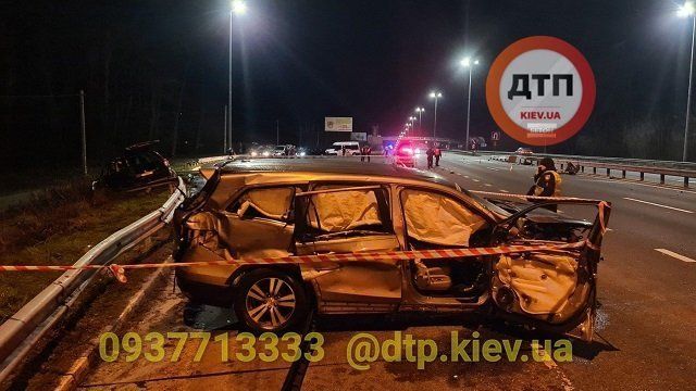 Смертельное ДТП под Киевом: Результат столкновения Honda и Volvo - двое погибших, четверо травмировано 