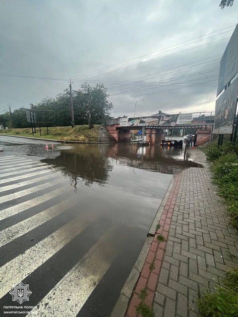 В Ужгороде снова "поплыл" проезд под ж/д 