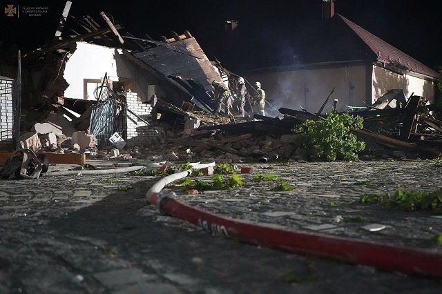В Закарпатье прогремел взрыв и вспыхнул пожар, пострадал молодой киевлянин