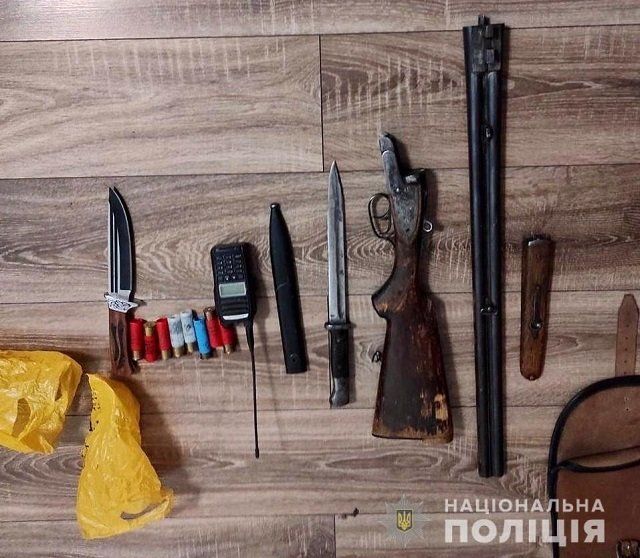 Оружие, наркота, деньги: В Закарпатье провели масштабные обыски у наркоторговцев