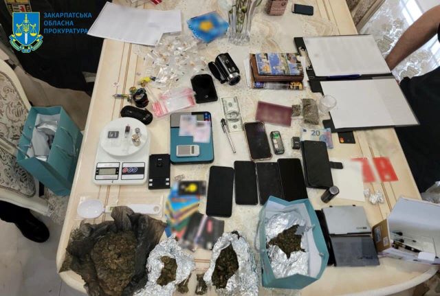 "Мафия" наркоторговцев под стражей: В Закарпатье задержаны 10 участников ОПГ