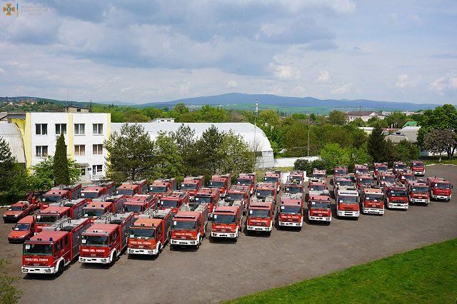 В Закарпатье от итальянцев прибыло почти полсотни спецавтомобилей для ГСЧС