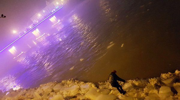 В Ужгороде рыбаки после ледохода вышли на "охоту"