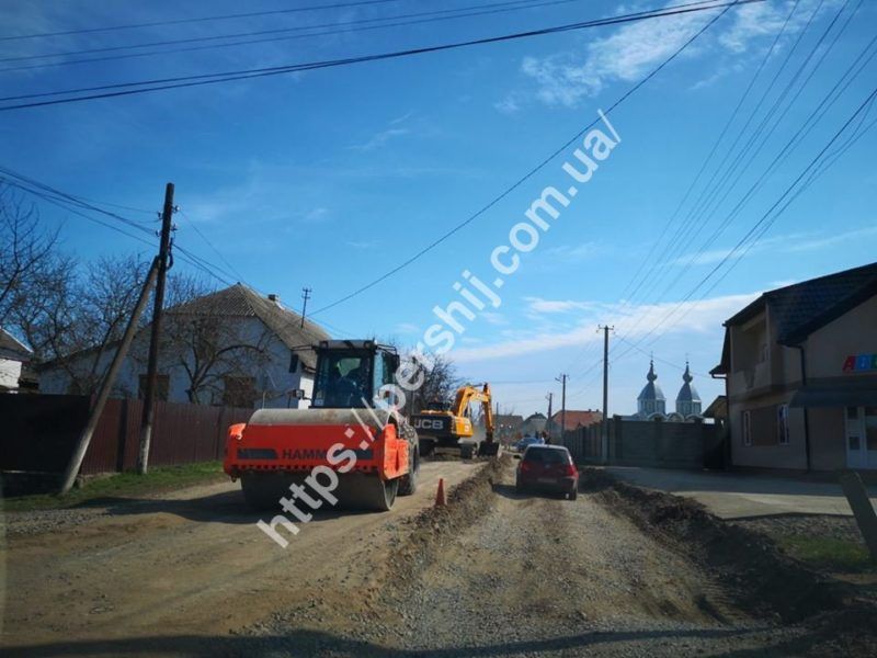 В Закарпатье ремонтируют дорогу международного значения возле Венгрии 
