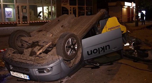 Серьезная авария в Днепре: Такси всмятку, водители госпитализированы 