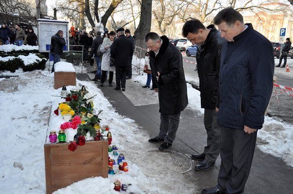Руководство Закарпатья почтили память погибших венгкрских детей